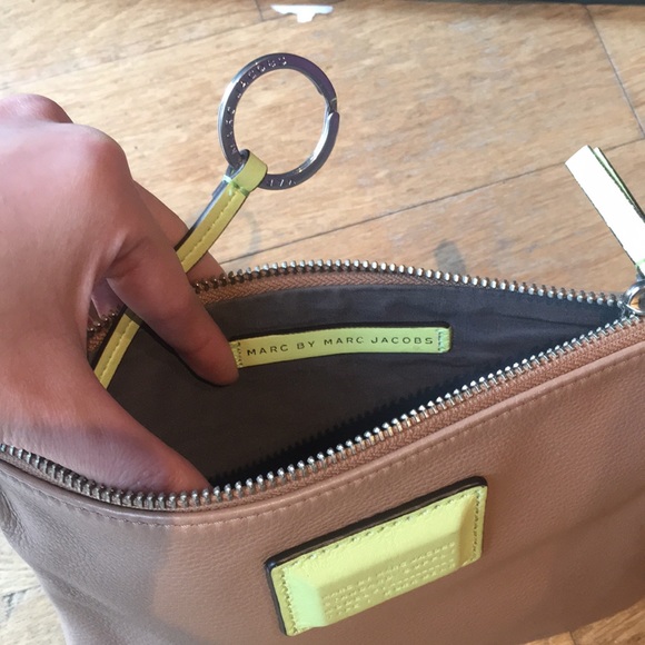 Marc by Marc Jacobs Leather Wristlet Beige and Lime - Picture 6 of 6